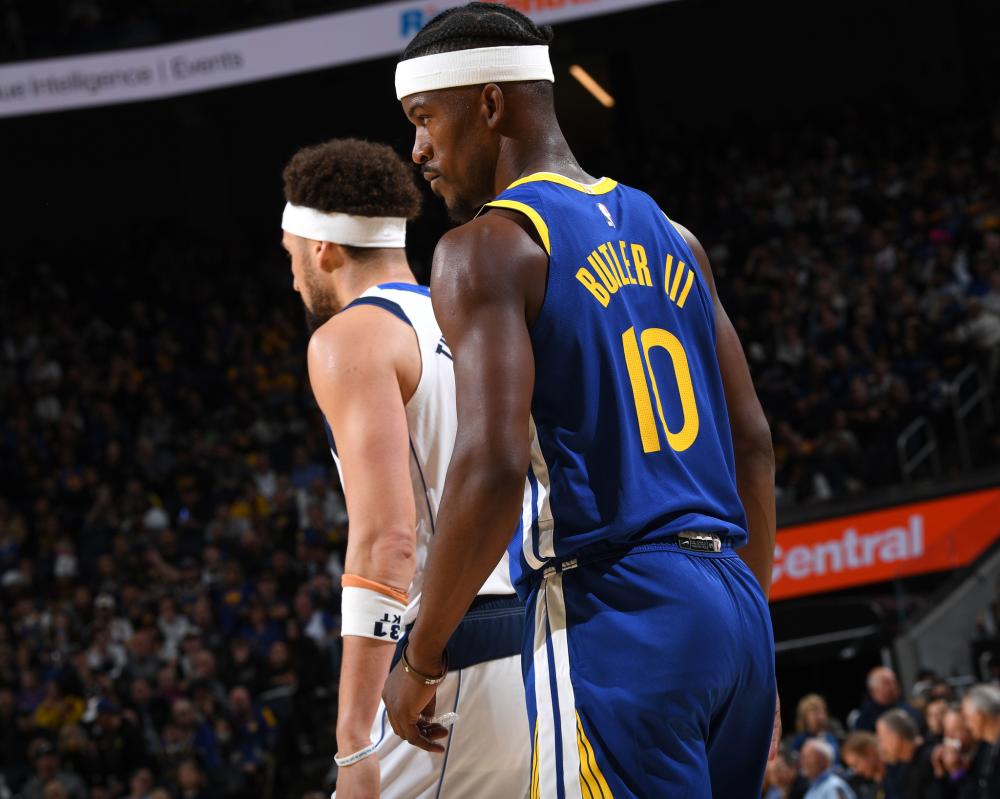 尔加斯脚下 尔加斯脚下